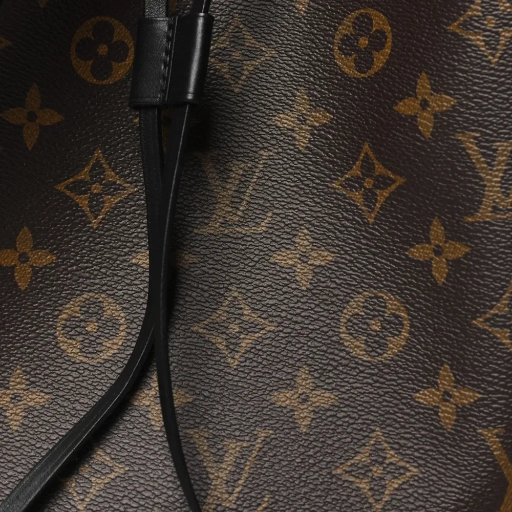 Superfake Handbags That Look Like the Louis Vuitton Neonoe MM - Image 7