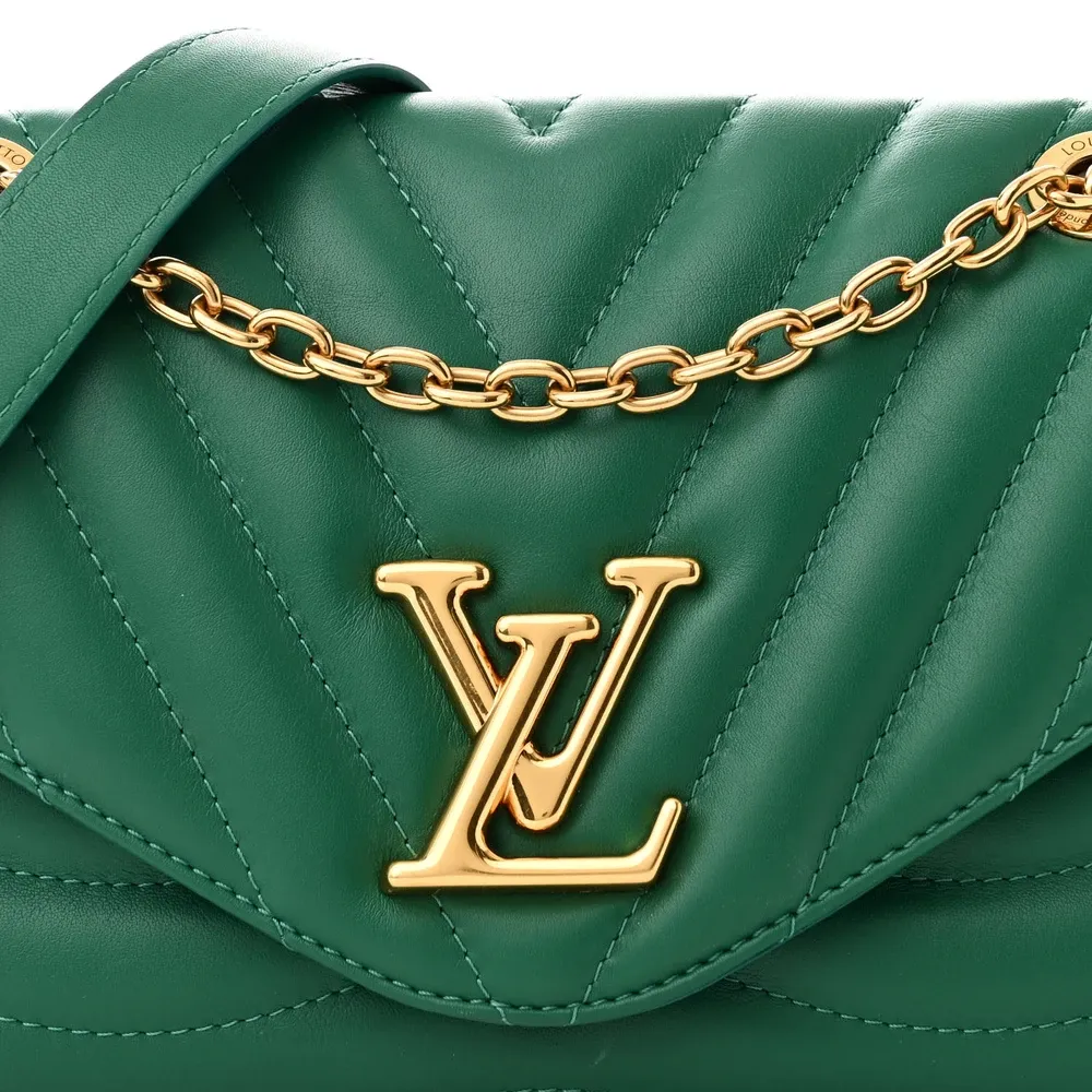 Superfake Louis Vuitton Emerald Leather Chain Bag - Image 4
