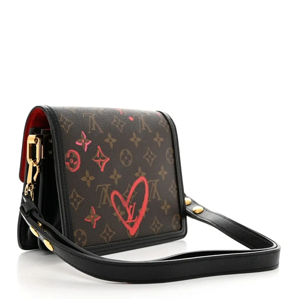 Superfake Handbags: Louis Vuitton Mini Dauphine Replica for Less - Image 8
