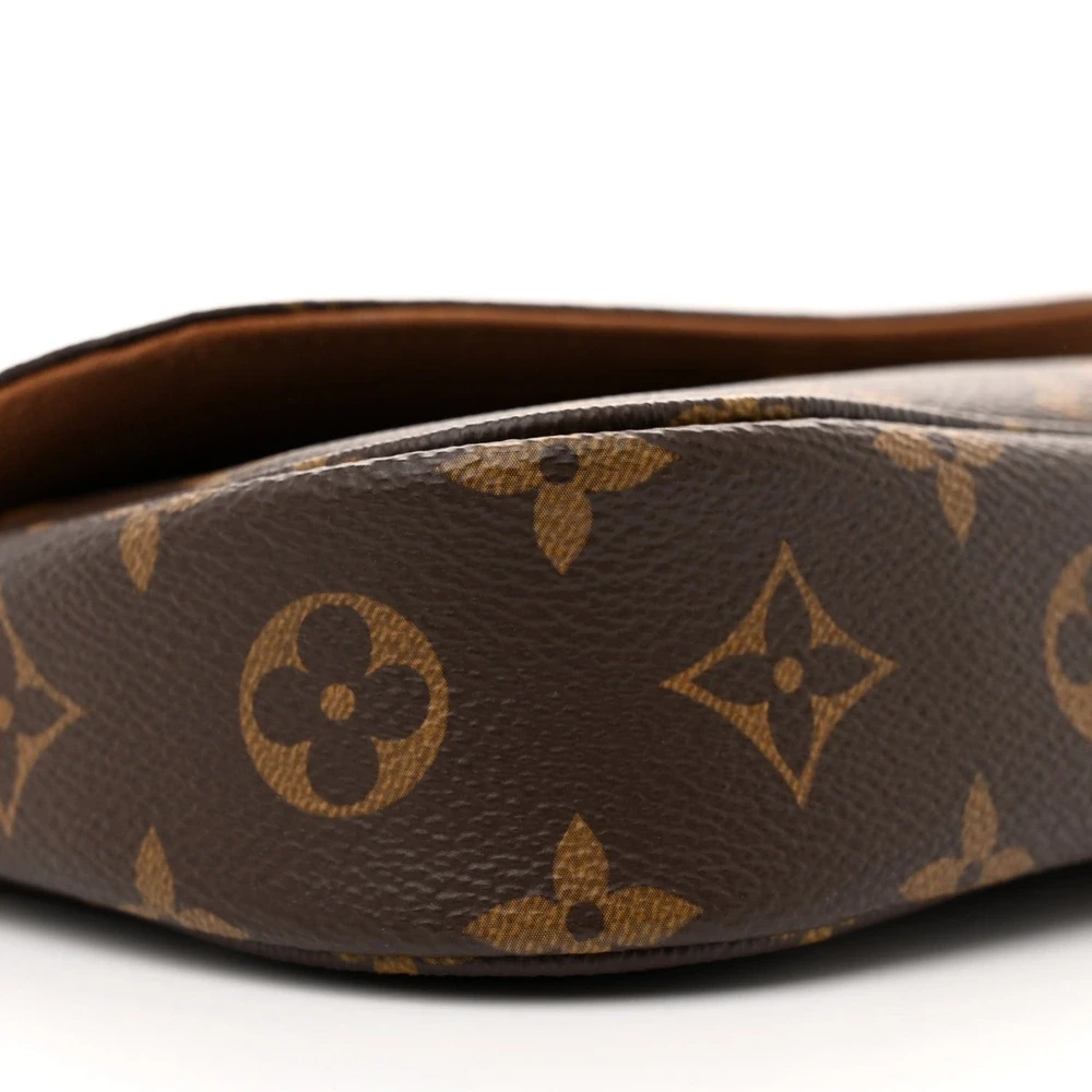 Louis Vuitton Ivy Wallet With Gold Hardware – High-Quality Replica - Image 3