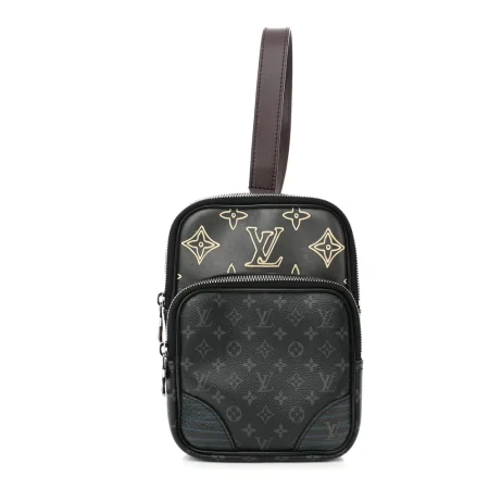 Louis Vuitton Monogram Eclipse Sling Bag Replica – Mirror Quality