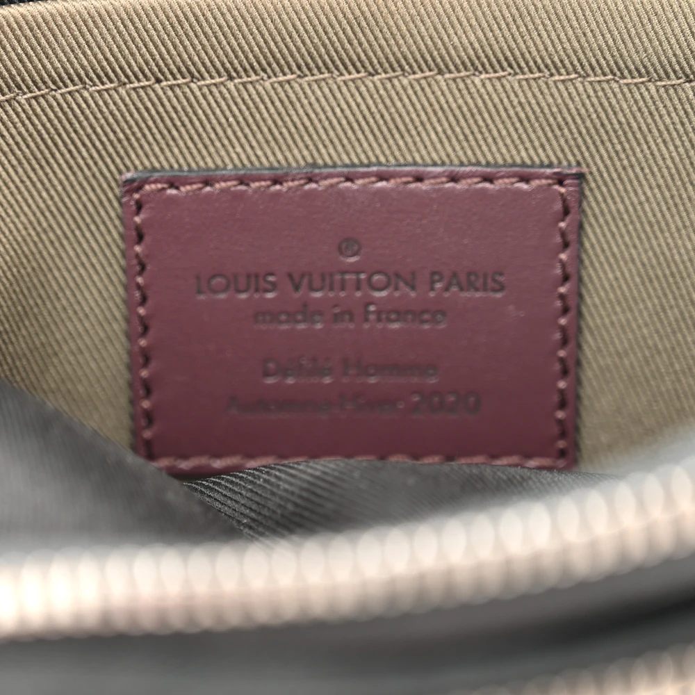 Louis Vuitton Monogram Eclipse Sling Bag Replica – Mirror Quality - Image 4