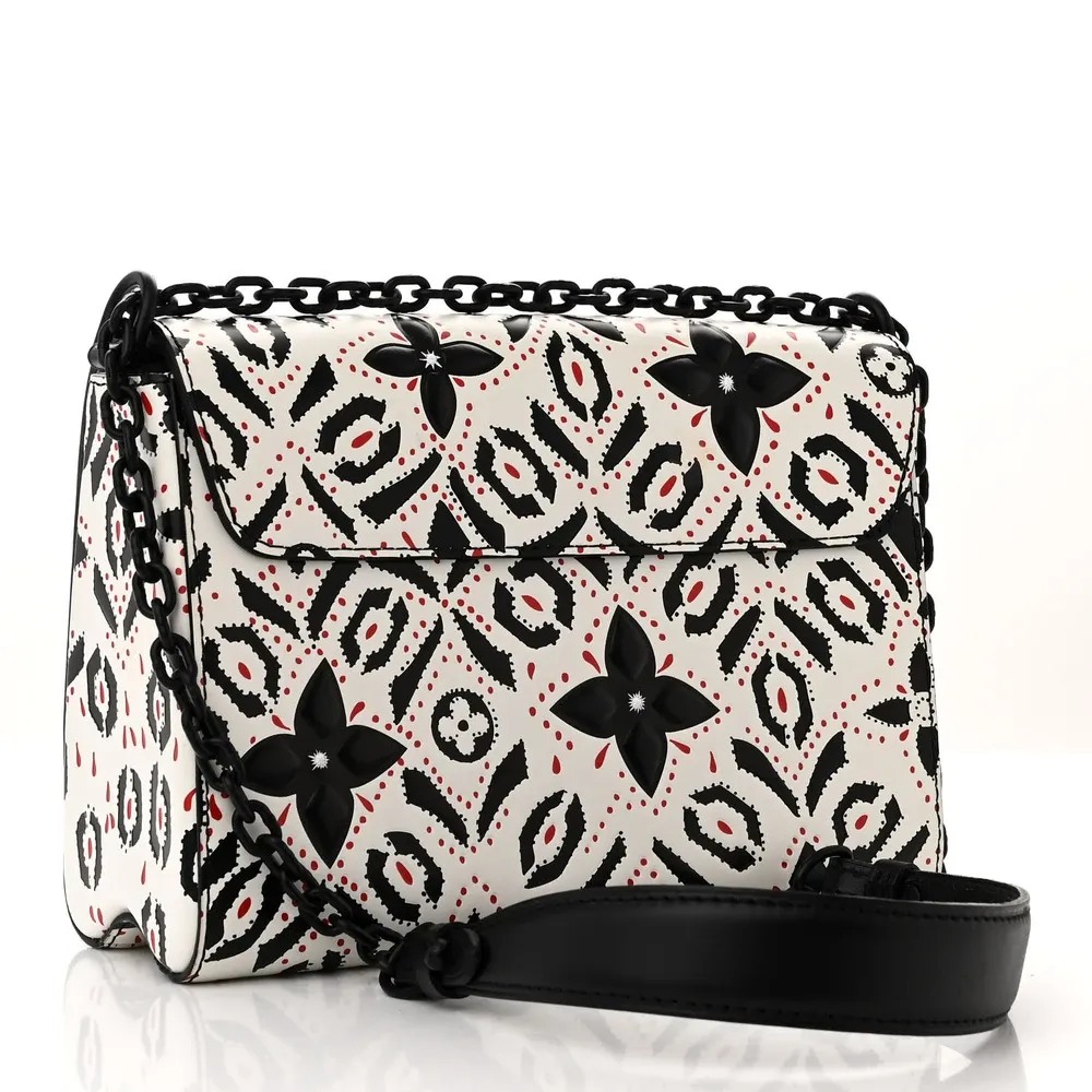 Replica Louis Vuitton Twist MM Shoulder Bag Graphic Print, Black Hardware - Image 7